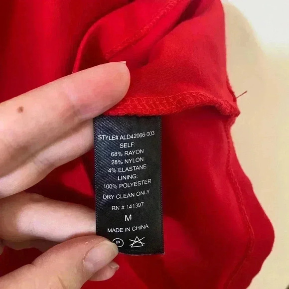 ASTR THE LABEL RED BODYCON OFF THE SHOULDER DRESS SIZE M - Picture 4 of 4